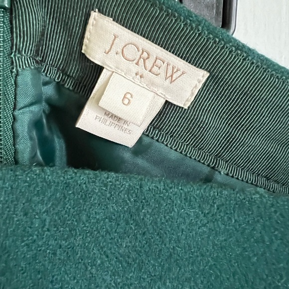 Green wool J crew shirttail mini skirt size 6 - Picture 3 of 3